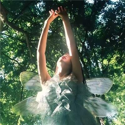 中央舞台：踮起脚尖